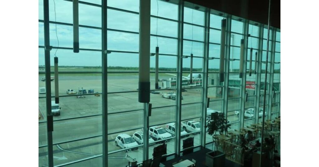 エセイサ国際空港