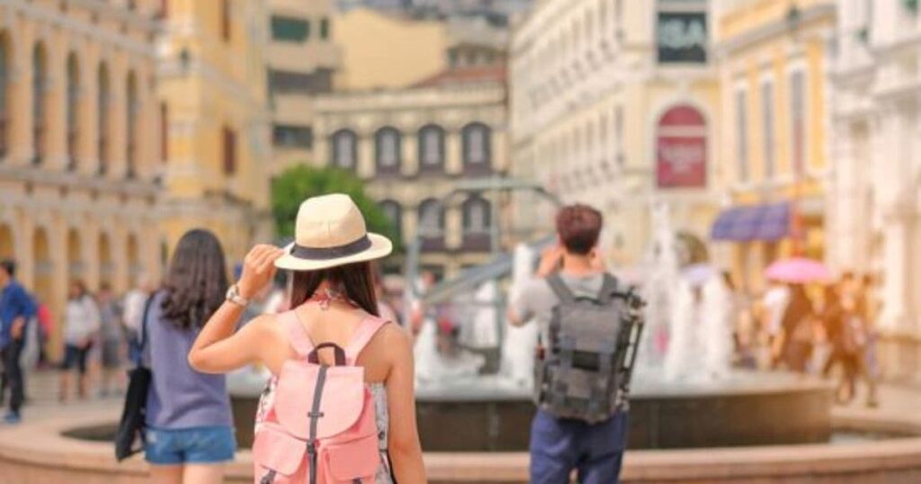 ガイドツアーとは?移動が楽?