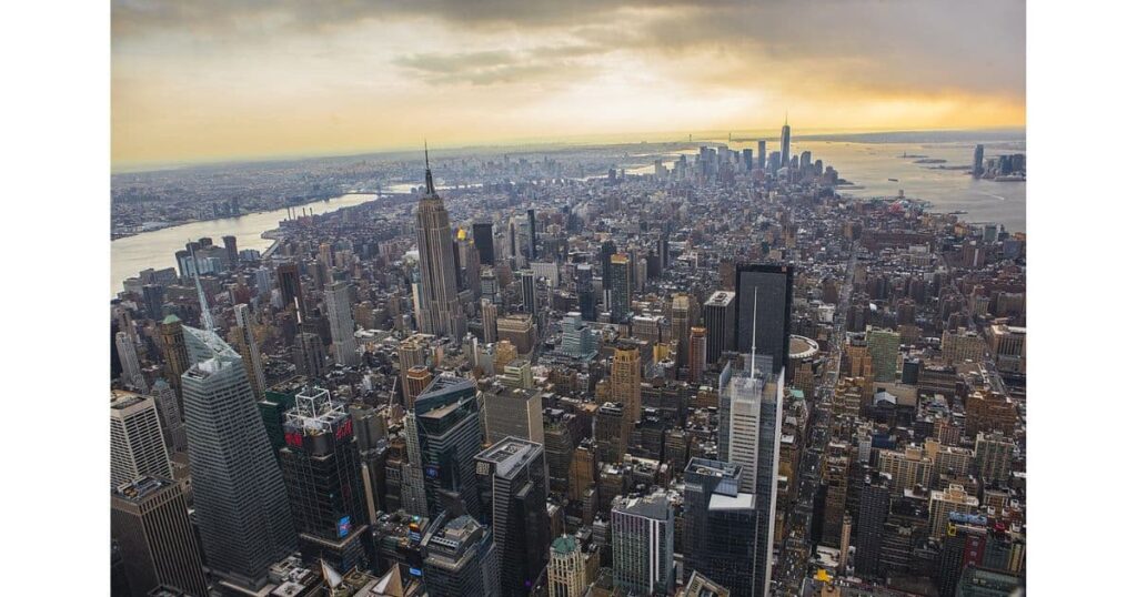 jfkからマンハッタンまでの距離と所要時間