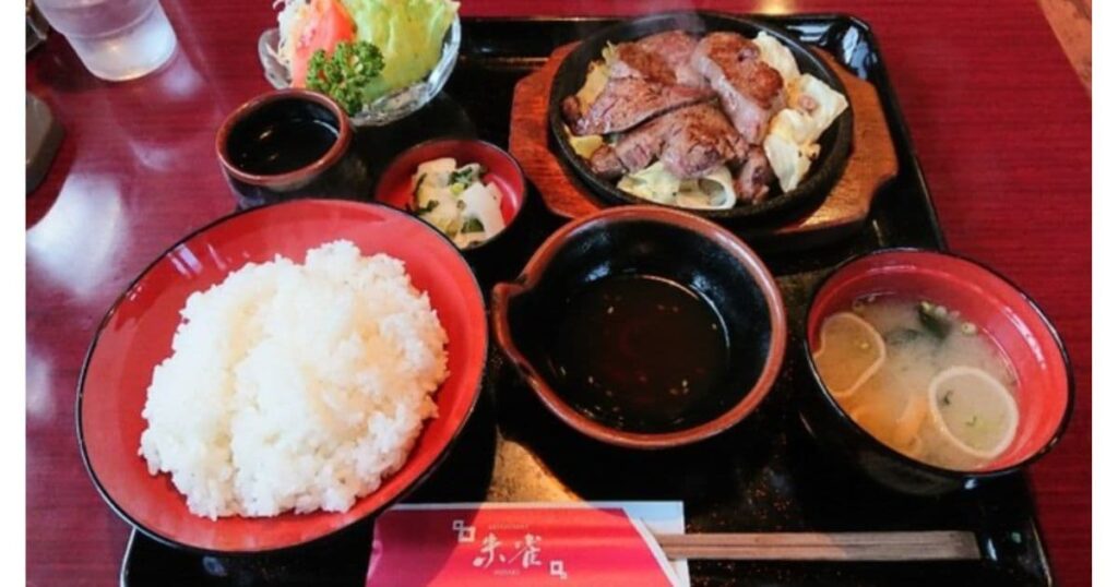 レストラン朱雀