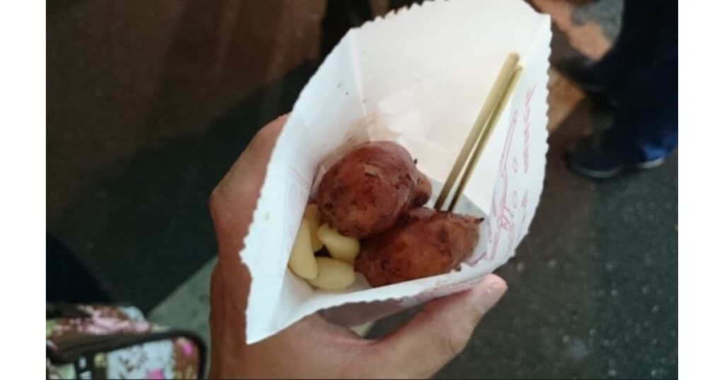 世盛一口吃香腸 ソーセージ